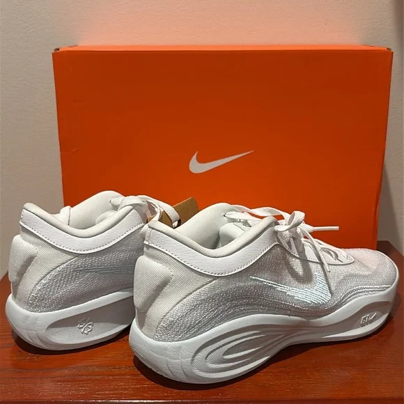 Nike GT Hustle Academy Basketball Shoes - Picture 11 of 15